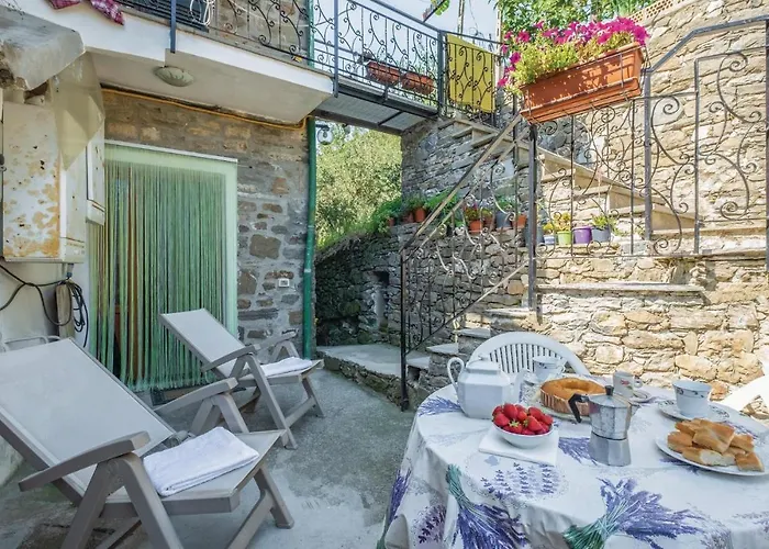 Casa Rosmarino * Chiesanuova (Liguria)